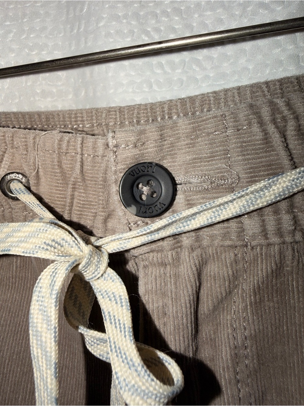 Vuori Optimist Corduroy Pants Men’s Large Like New Minimalist Athleisure - Picture 6 of 9